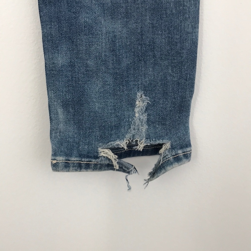 American Eagle Ripped Jeans - Picture 6 of 6